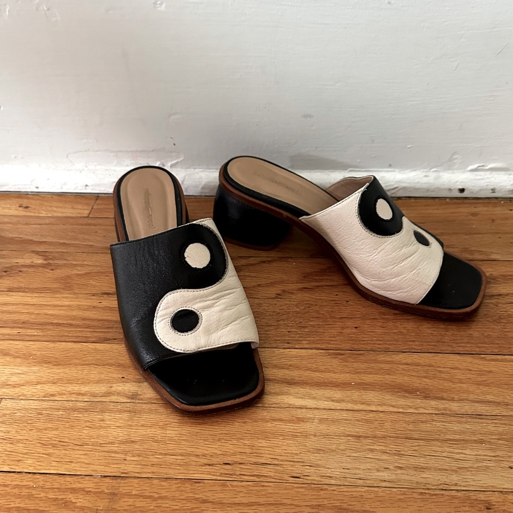Paloma Wool Yin Yang Sandals - size 9